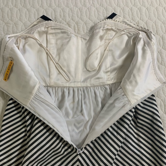 Alice & Olivia Adele Dress - Picture 12 of 13